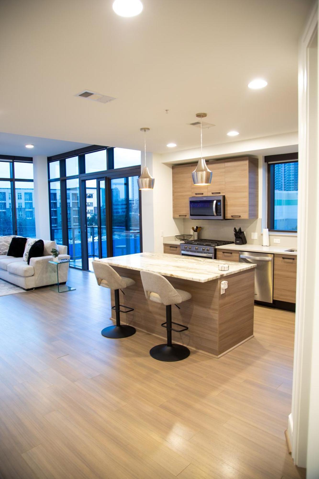 Cozy Home Toyota Center Houston Exterior photo